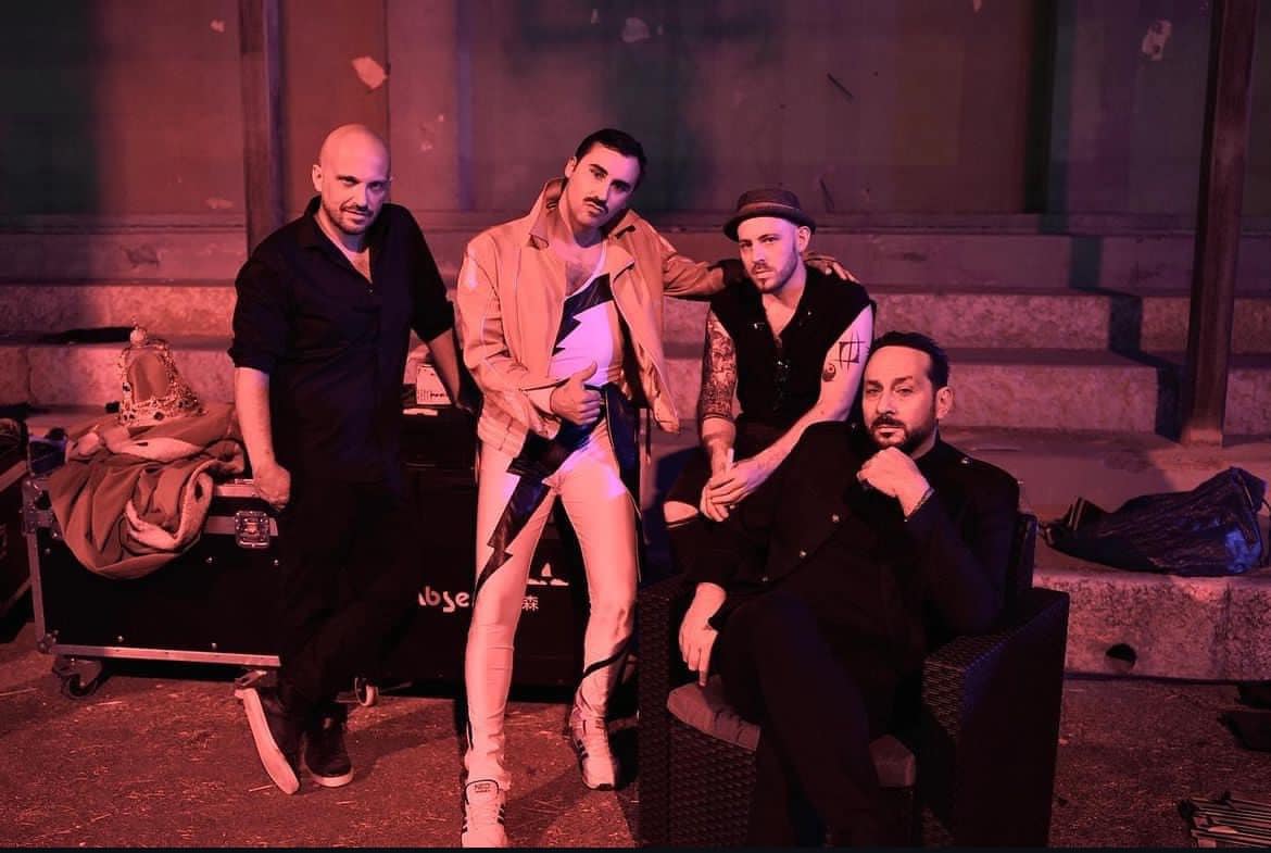 Live Queen, Queen tribute band, med nastopom v živo