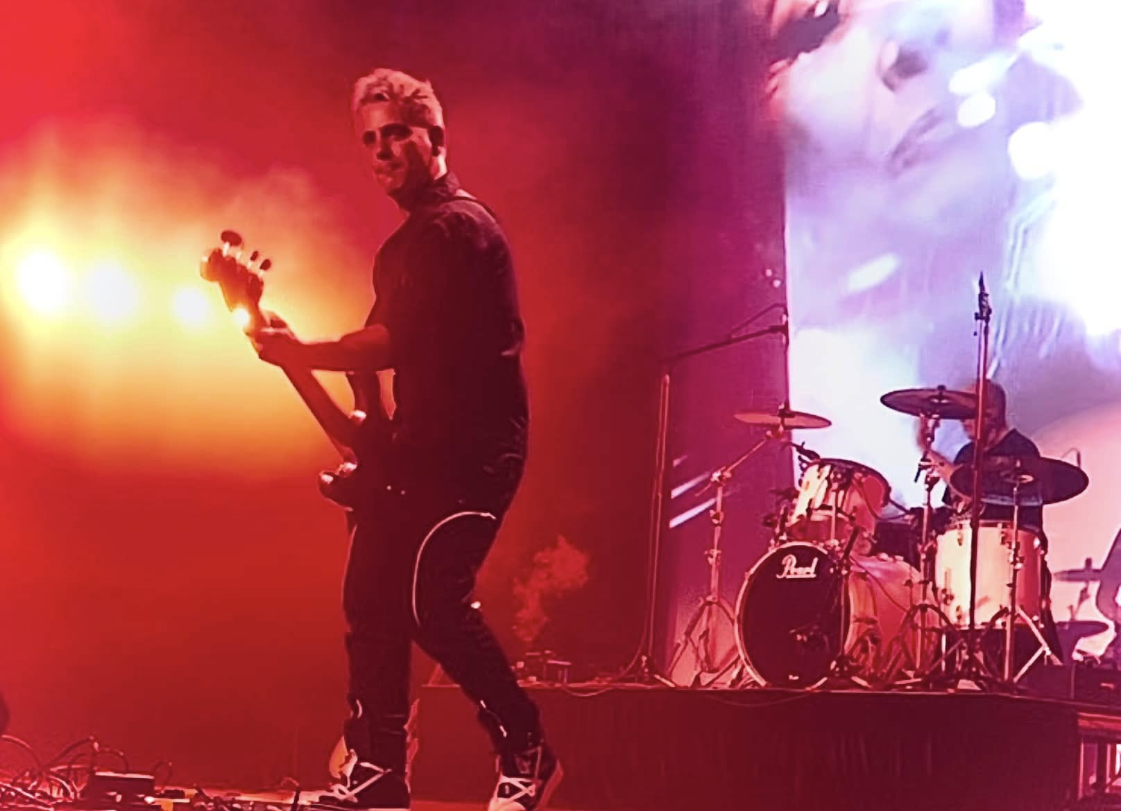 Fotografija iz galerije nastopov U2 tribute skupine Achtung Babies