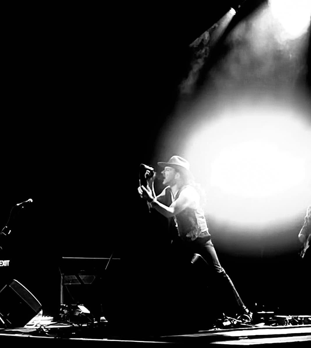 Koncertna fotografija U2 tribute skupine Achtung Babies